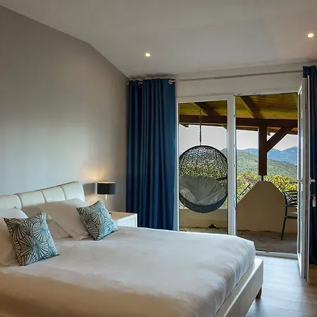 Swim Piscine Privee Ou Jacuzzi Prive 3*