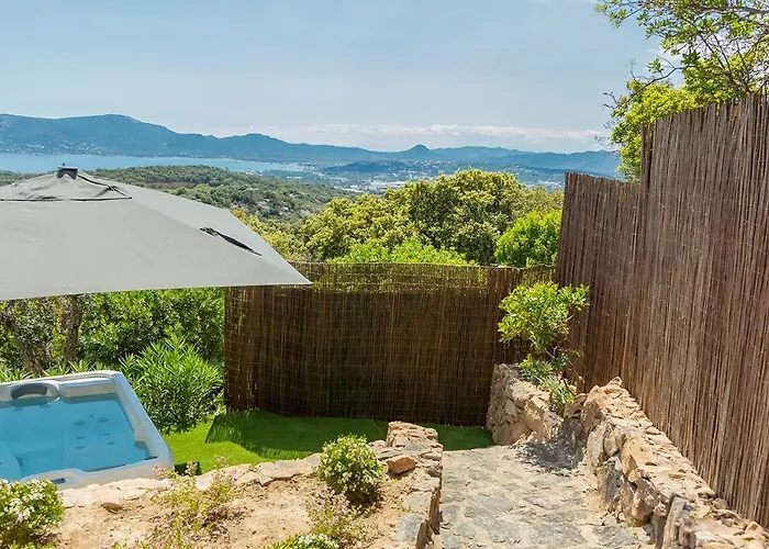 Swim Piscine Privee Ou Jacuzzi Prive