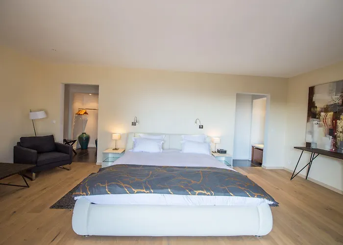 Hotel Swim Piscine Privee Ou Jacuzzi Prive 3*